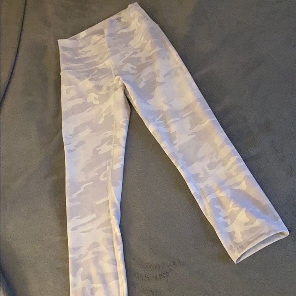 Lululemon Wunder Under Crop high rise